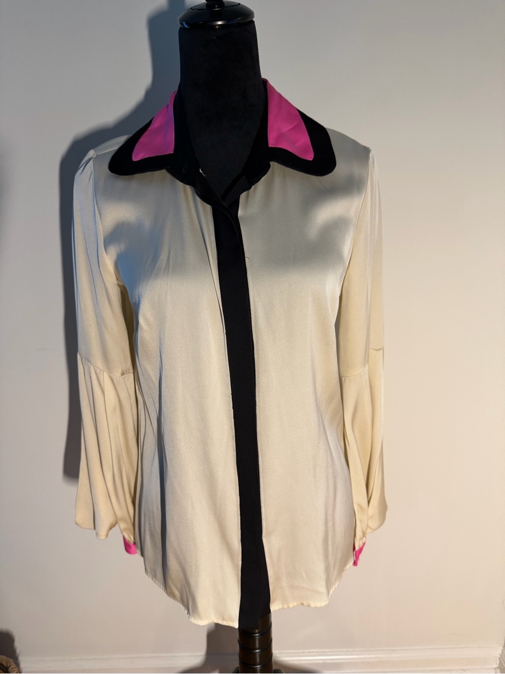 Milly Silk Cream Button-Front Blouse with Black Trim and Pink Collar Size 6